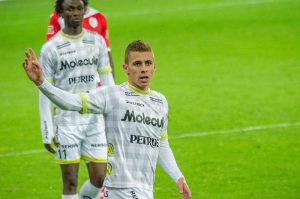 Entrer en relation avec Thorgan Hazard 