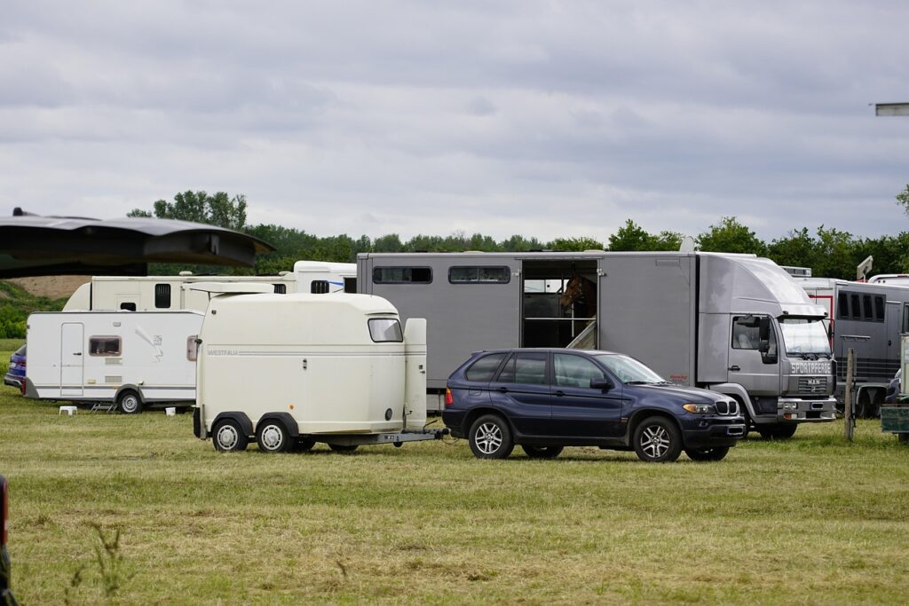 Entrer en relation avec le service client E-commerce pour des acteurs essentiels  du secteur  des camping-cars et des accessoires en Belgique