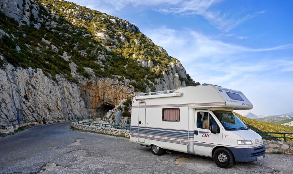 Joindre le service client E-commerce pour des acteurs essentiels du secteur des camping-cars et des accessoires en Belgique